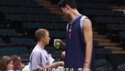 或许是姚明在NBA中不可或缺的人！科林潘和姚明互相成就