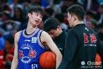 沪记：上海开始尝试&ldquo;化零为整&rdquo; 避免年轻球员涨球阶段无球可打